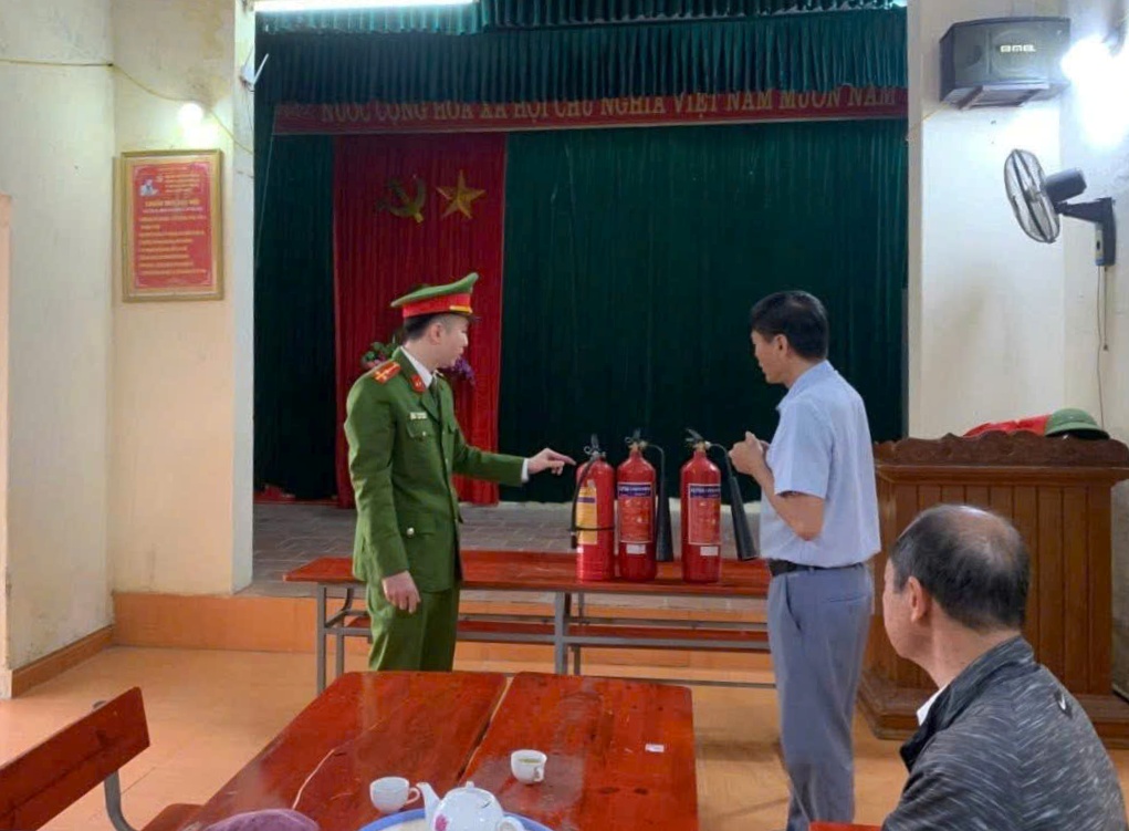 Công an xã Hải Hưng tăng cường tuyên truyền phòng cháy chữa cháy phục vụ bầu cử